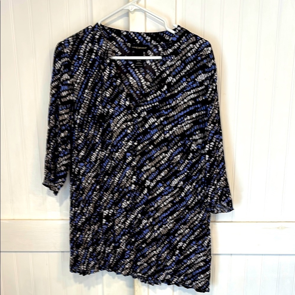 Lane Bryant black & blue, V-neck, semi sheer, 3/4 sleeve top size 14/16